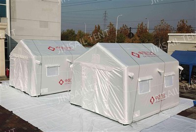 Nizkotlačni napihljivi izolacijski šotor